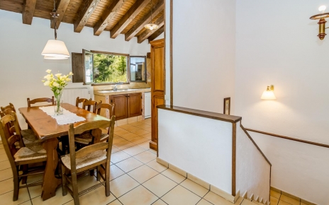 Zona de cocina / comedor / sala de estar en el primer piso